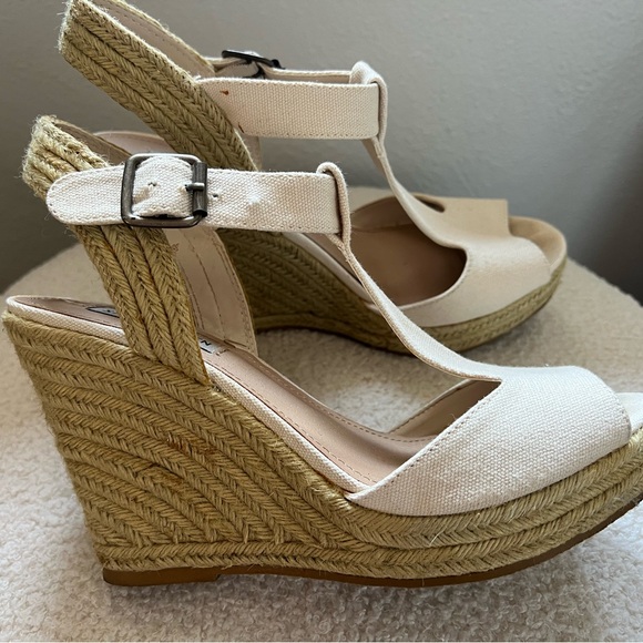 Shoes - Steve Madden wedges